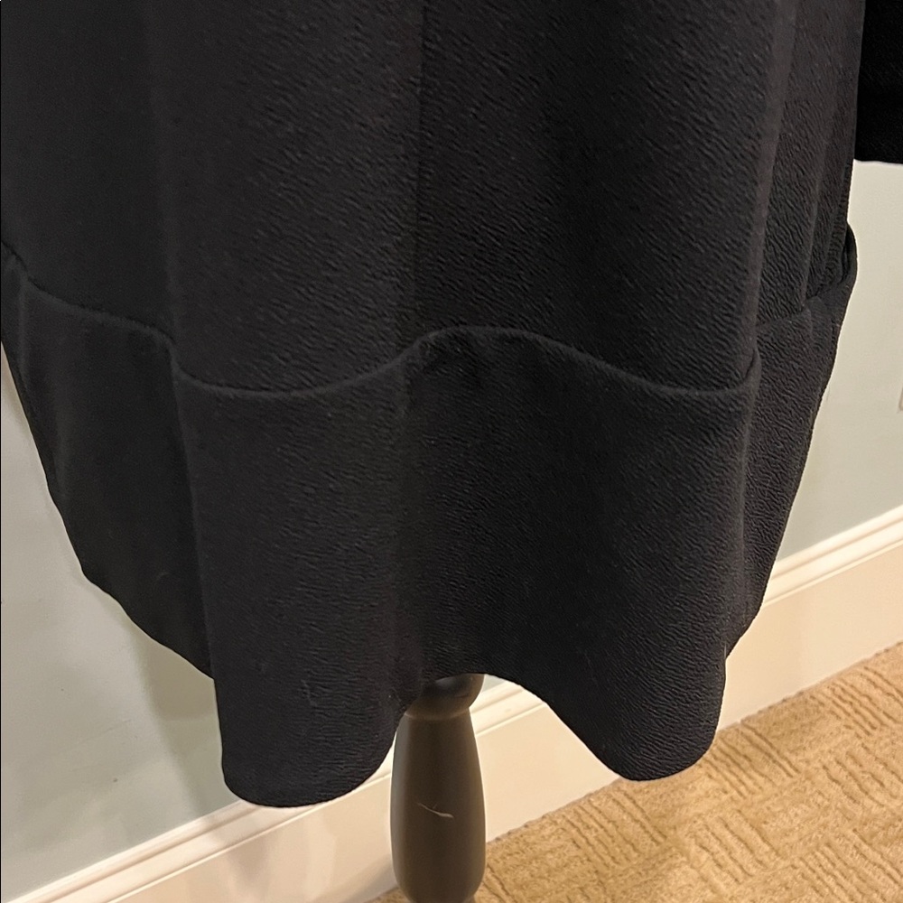 Sophisticated Women's Black Blazer - Picture 4 of 8